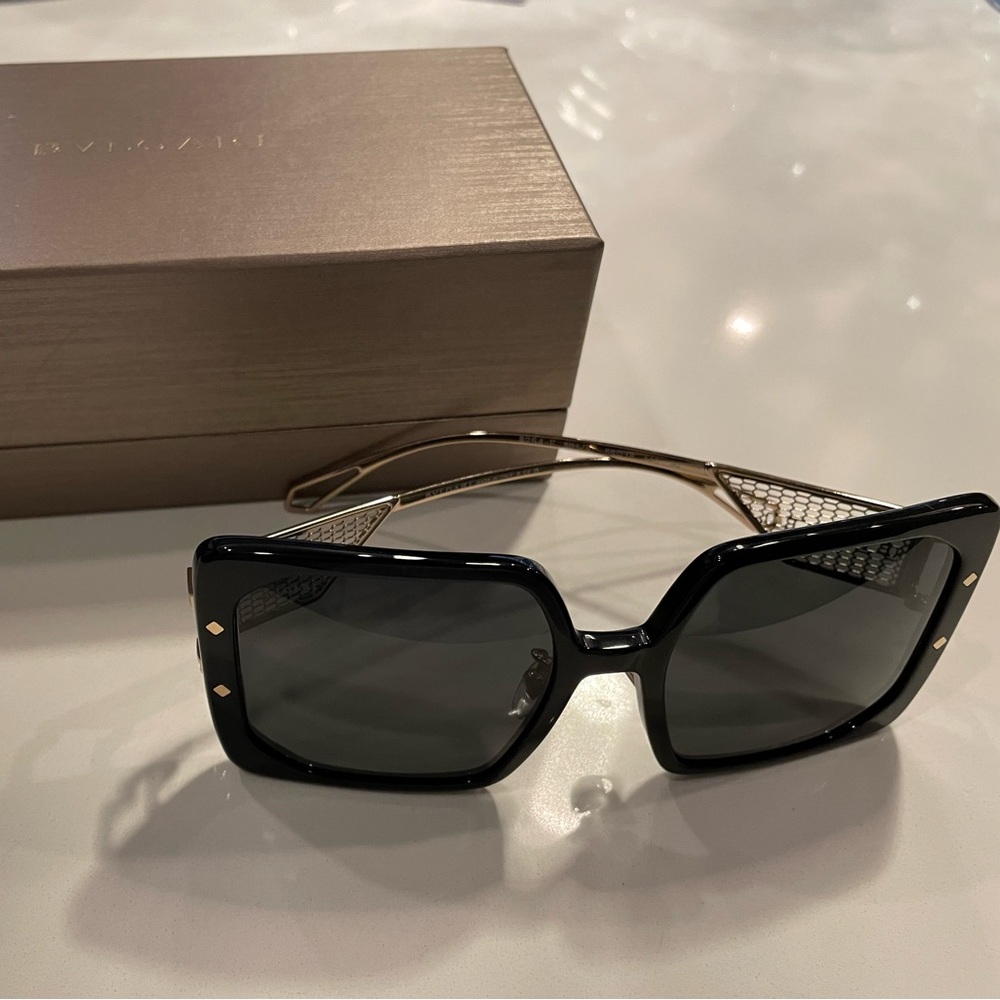 Brand new authentic pair of Bulgari sunglasses. - Picture 7 of 8
